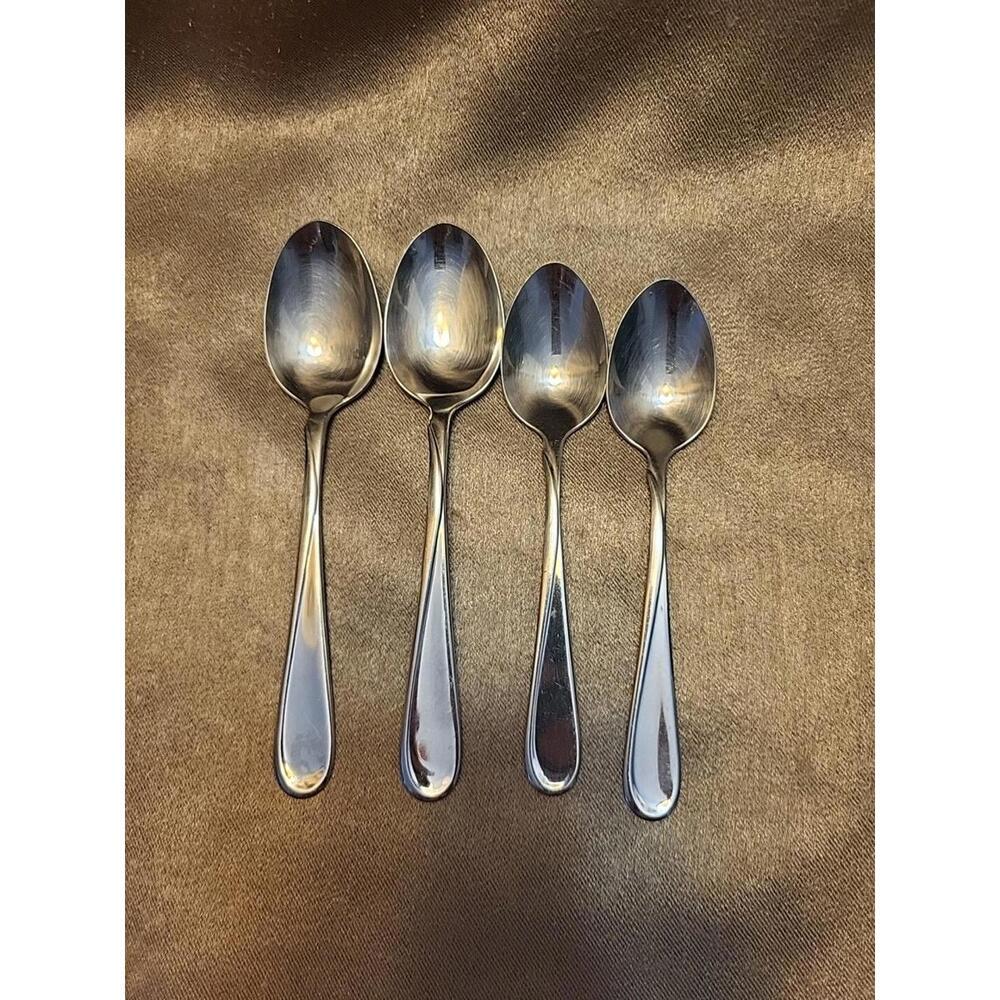 Oneida USA Stainless Flight Reliance 2 Oval Soup Spoons And 2 Teaspoons Glossy